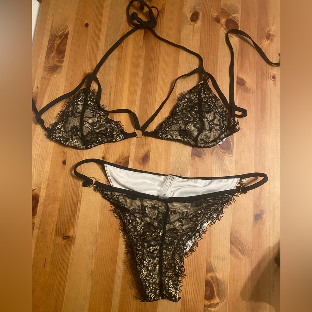 Beach Bunny Gunpowder and Lace knockoff Size XL